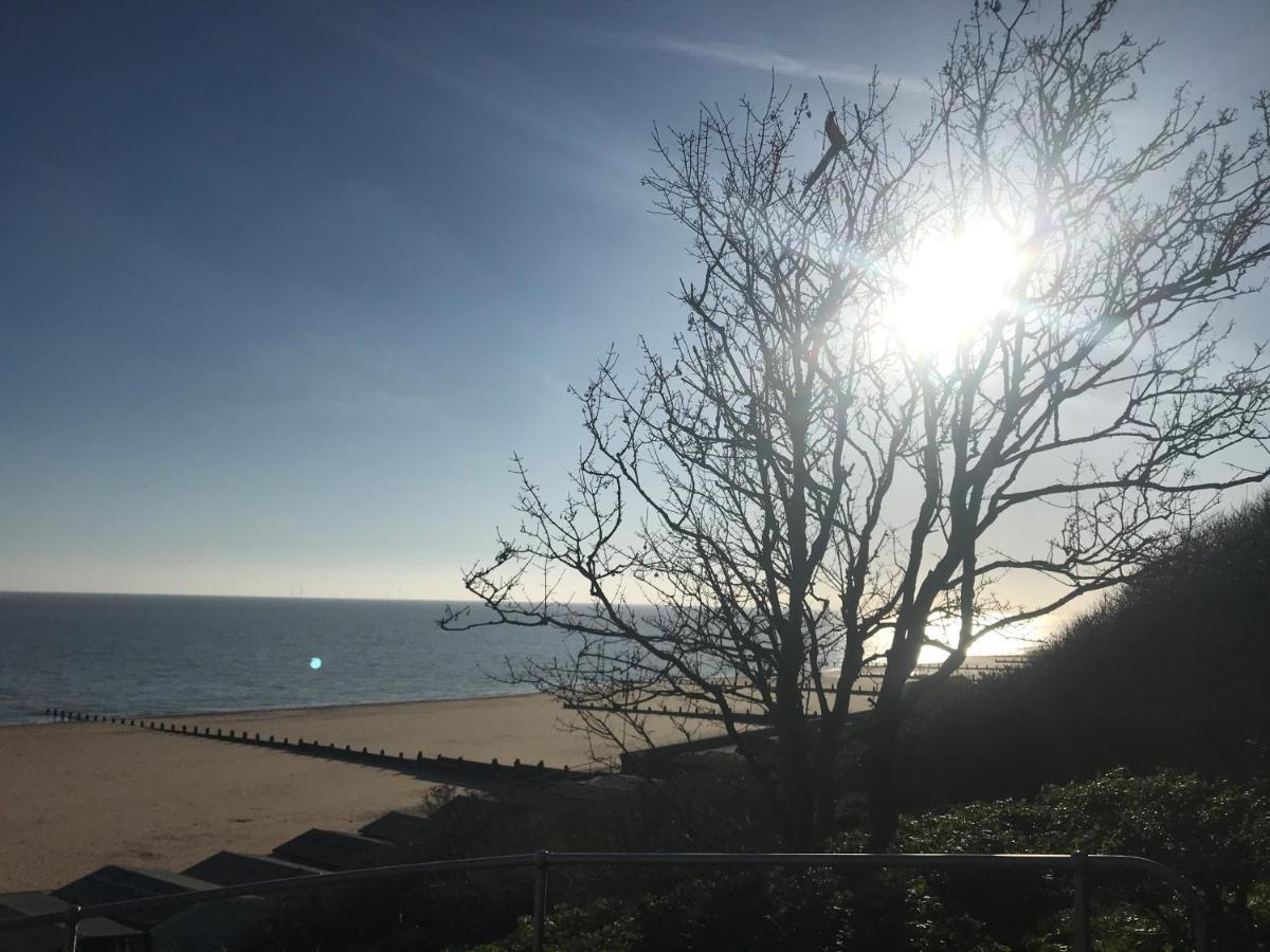Frinton Escapesアパートメント エクステリア 写真