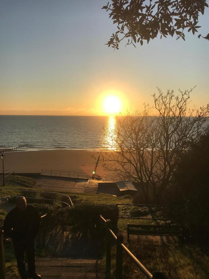 Frinton Escapesアパートメント エクステリア 写真
